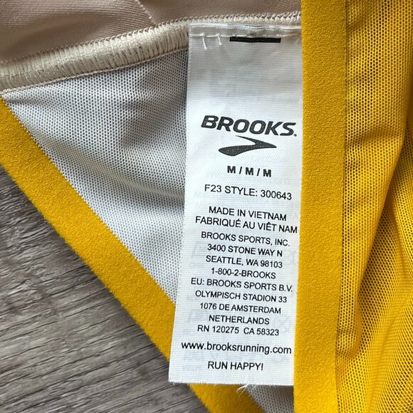 Brooks Women's Bra Size M - Picture 5 of 7